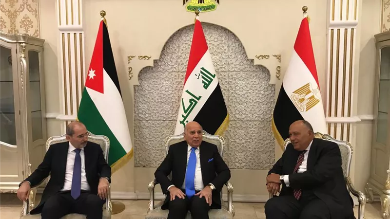 وزير الخارجية ونظيره الأردني يصلان العراق للقاء كبار المسؤولين وتعزيز التعاون الثلاثي