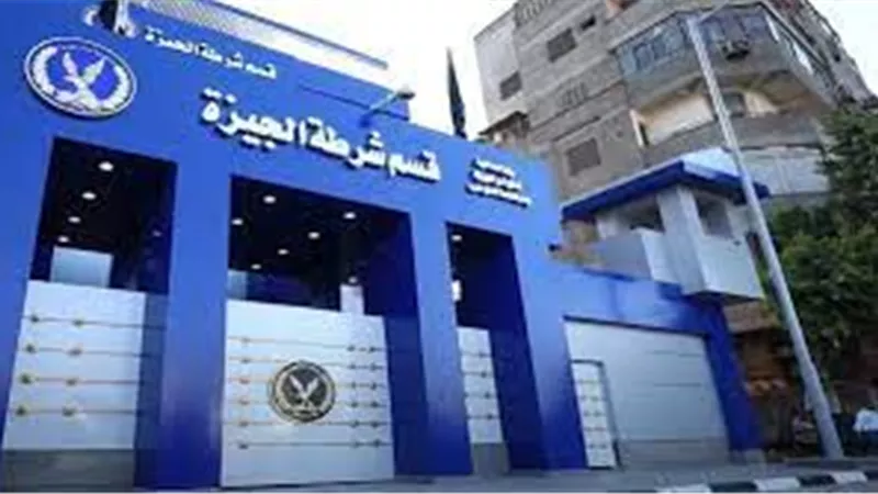 المقدم مصطفي عبد الله يلقي القبض علي المتهمين  بقتل شاب المنيب 