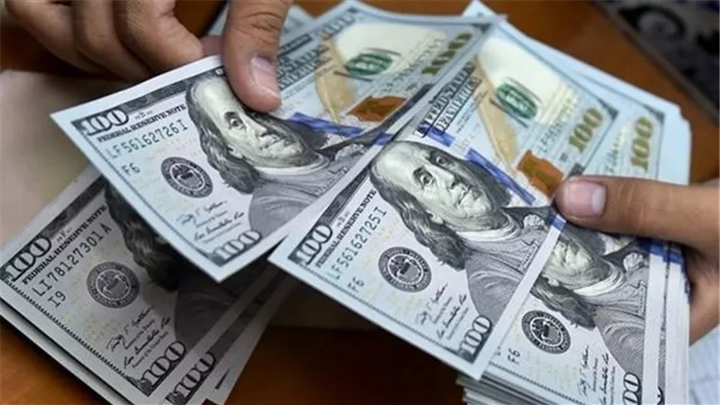 ارتفاع جديد للدولار.. أصبح على مشارف 19 جنيه 