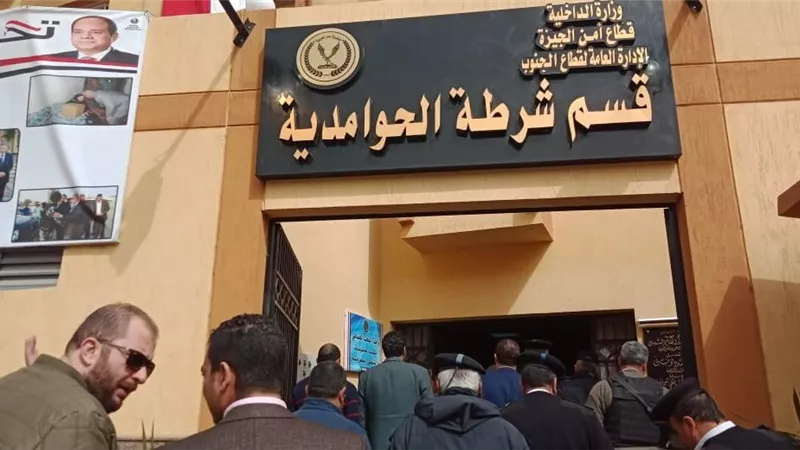 التحقيق مع المتهمين باحتجاز شاب بسبب خلافات مالية بالحوامدية 