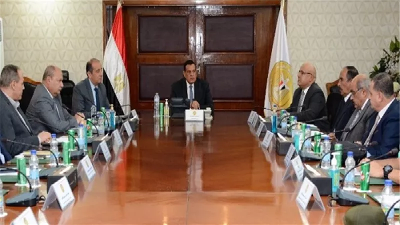 قبل حركة المحافظين.. وزير التنمية المحلية يلتقى سكرتيري عموم المحافظات
