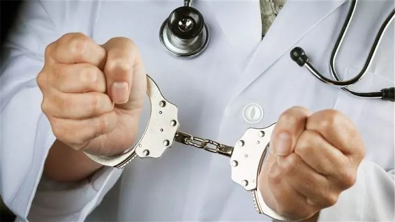 حبس طبيب للاتجار بالنقد الأجنبي في حدائق الأهرام