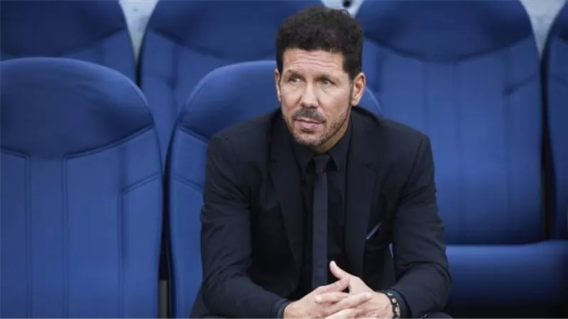 أتلتيكو مدريد يحسم موقفه من إقالة سيميوني بعد الإقصاء الأوروبي