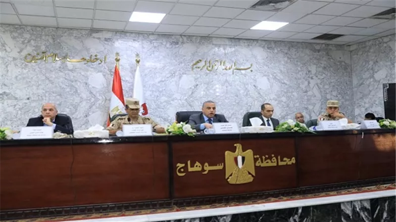 محافظ سوهاج يترأس الاجتماع الدوري لمناقشة مشروعات المبادرة الرئاسية 