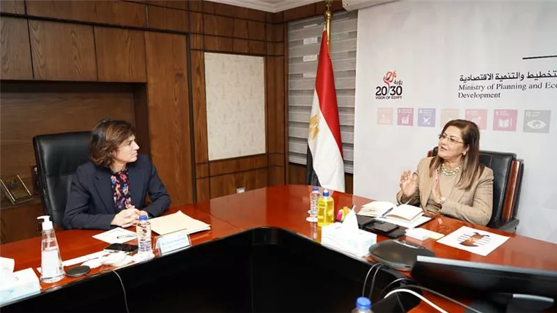 وزيرة التخطيط والتنمية الاقتصادية تبحث سبل التعاون مع مجموعة أورانج العالمية 