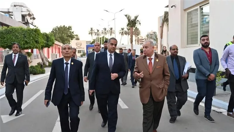 رئيس هيئة الدواء المصرية يستقبل رئيس و أعضاء لجنة الصحة بمجلس الشيوخ 