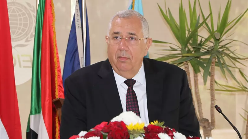 بالصور.. وزير الزراعة يسلم شهادات التدريب لـ 59 مبعوثا من 30 دولة