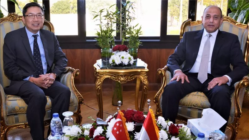 وزير الطيران: تعزيز التعاون لجذب مزيد من الحركة الجوية والسياحية إلى مصر 