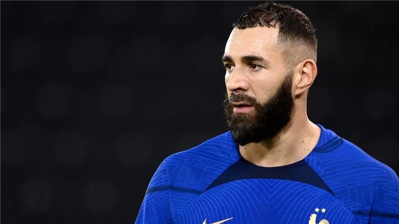 رسميًا.. كريم بنزيما يعتزل اللعب دوليا بعد انتهاء كأس العالم