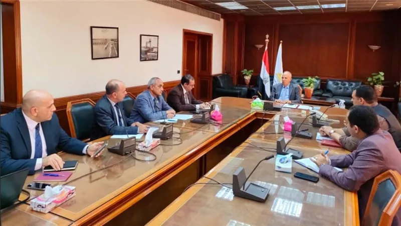 وزير الري يتابع الموقف التنفيذي لمشروع تطوير منظومة الرى والصرف بواحة سيوة 