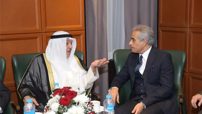 وزير القوى العاملة يشارك في إنطلاق الأسبوع الكويتي ويلتقي 