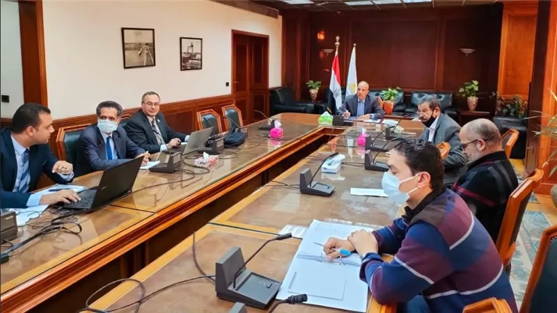 سويلم يتابع موقف مشروعات حماية الشواطئ بين هيئة حماية الشواطئ ومعهد البحوث