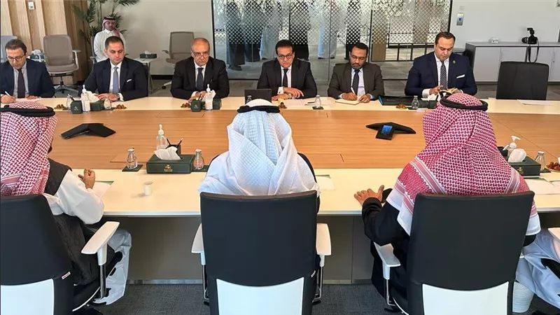 وزير الصحة يبحث مع نظيره السعودي التعاون لتحقيق الأمن الدوائي للشعوب العربية