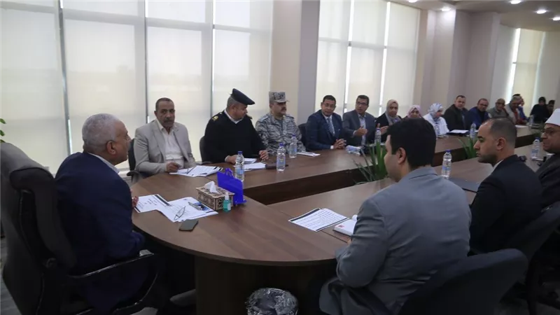 حزمة من التعليمات لمحافظ السويس بمناسبة الإحتفالات بعيد الميلاد المجيد 