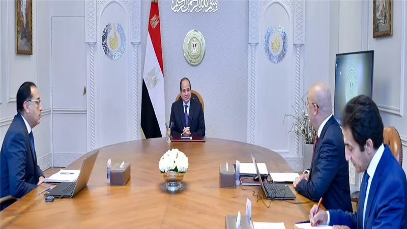 الرئيس السيسي يتابع الموقف التنفيذي للمشروعات القومية لوزارة الإسكان 