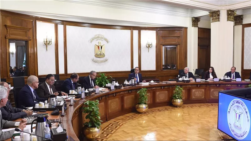 رئيس الوزراء: بدء الترتيبات الخاصة بالإفراج عن كل السلع الموجودة في الموانئ 