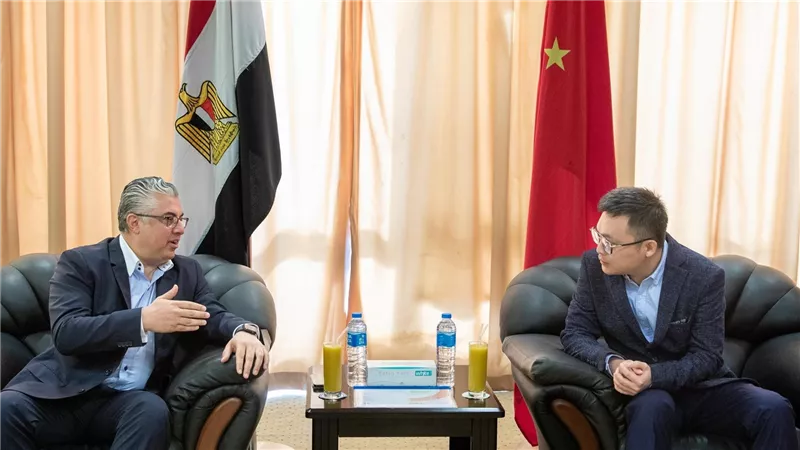 رئيس المنطقة الاقتصادية لقناة السويس يتفقد بعض المشروعات التابعة لشركة تيدا-مصر