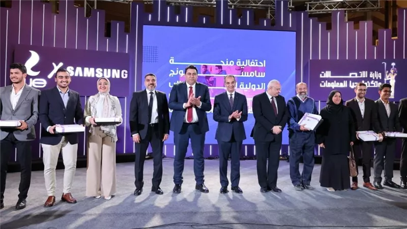 وزير الاتصالات يشهد احتفالية تخريج طلاب مدارس WE  للتكنولوجيا التطبيقية 