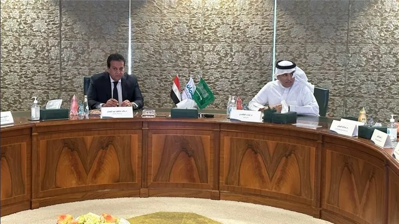 الدكتور خالد عبدالغفار يتفقد مجلس الضمان الصحي والمركز السعودي لاعتماد المنشآت الصحية