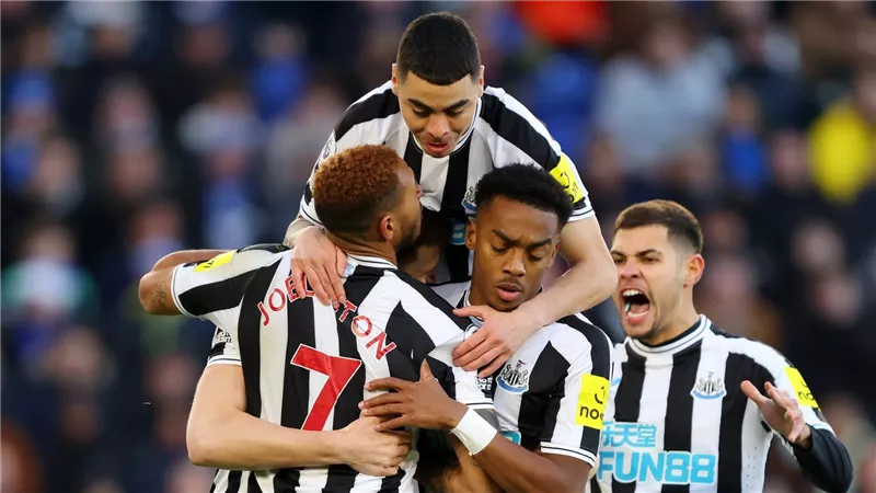 الدوري الإنجليزي.. نيوكاسل يصعد للمركز الثاني بثلاثية أمام ليستر سيتي