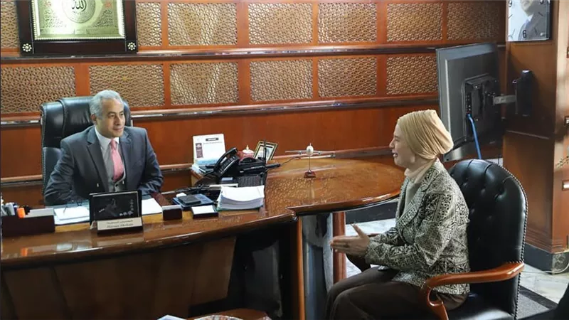 وزير القوى العاملة يلتقى القنصل العام المصرى الجديد بدولة الكويت 