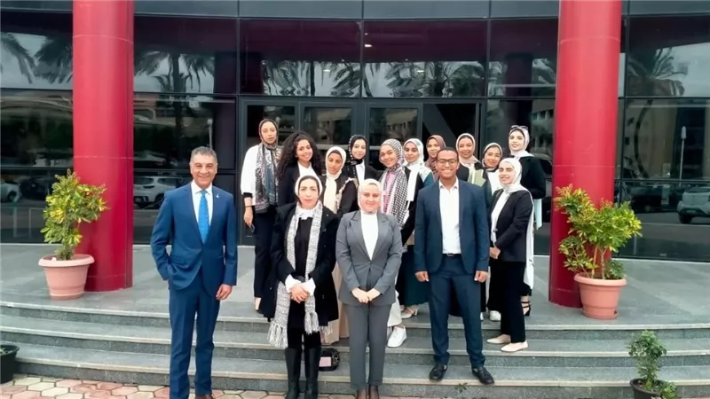 طلاب جامعة السويس في زيارة للأكاديمية العربية للعلوم والنقل البحري