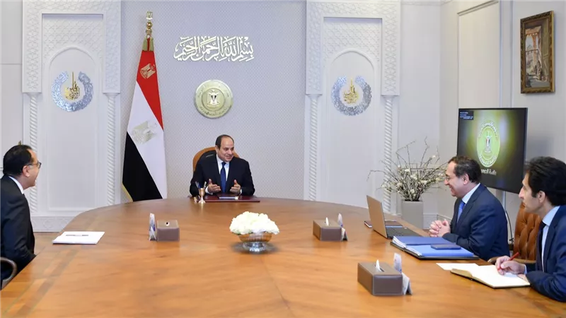الرئيس السيسي يوجه بتكثيف البحث وتوسيع رقعة مناطق الاستكشافات الجديدة للغاز الطبيعي