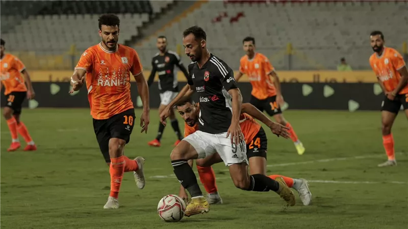بسبب الإصابة .. الأهلي يفقد خدمات أحمد عبد القادر أمام سيراميكا كليوباترا