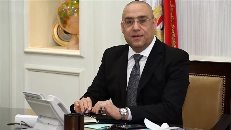 وزير الإسكان يتابع مع رئيس 