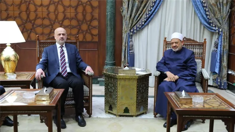 شيخ الأزهر يستقبل وزير الداخلية اللبناني بمشيخة الأزهر