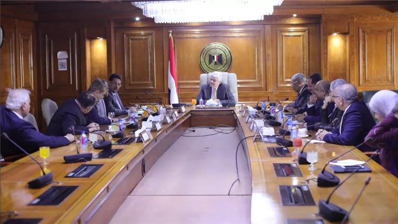 وزير التعليم العالي يستقبل وفد رابطة العلماء المصريين في أمريكا الشمالية وكندا