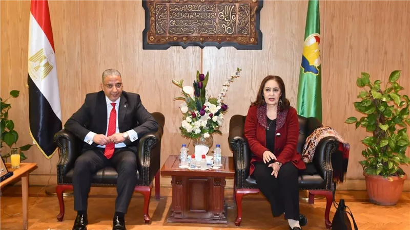 محافظ الفيوم يبحث مع مكافحة ومنع الهجرة غير الشرعية سبل التعاون المشترك  