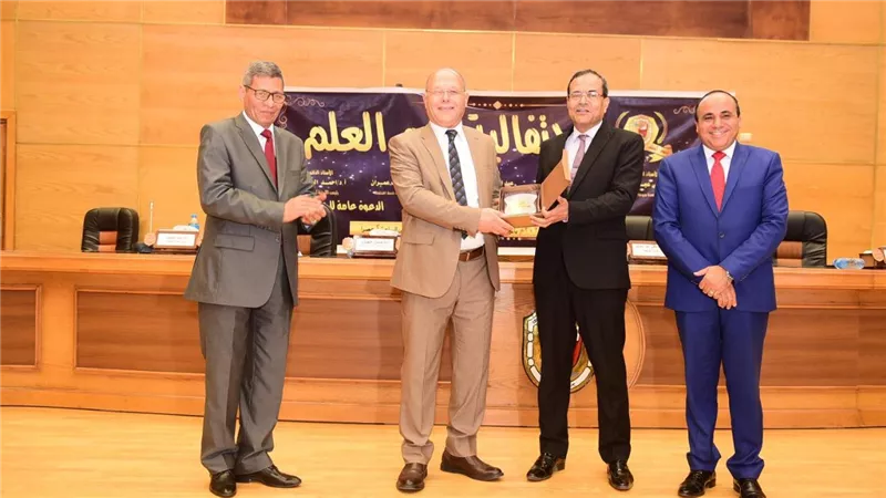 جامعة سوهاج تحتفل بتكريم ٣٥٠ من علمائها وباحثيها المتميزين بيوم العلم
