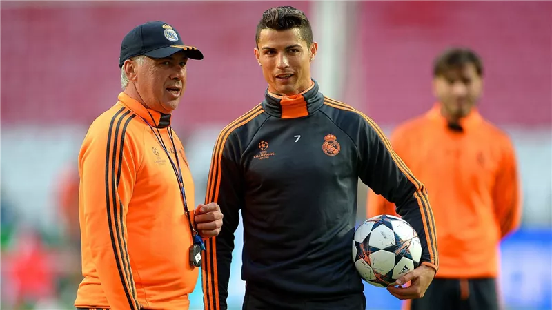 جاب من الاخر.. أنشيلوتي يحسم الجدل حول عودة رونالدو إلى ريال مدريد