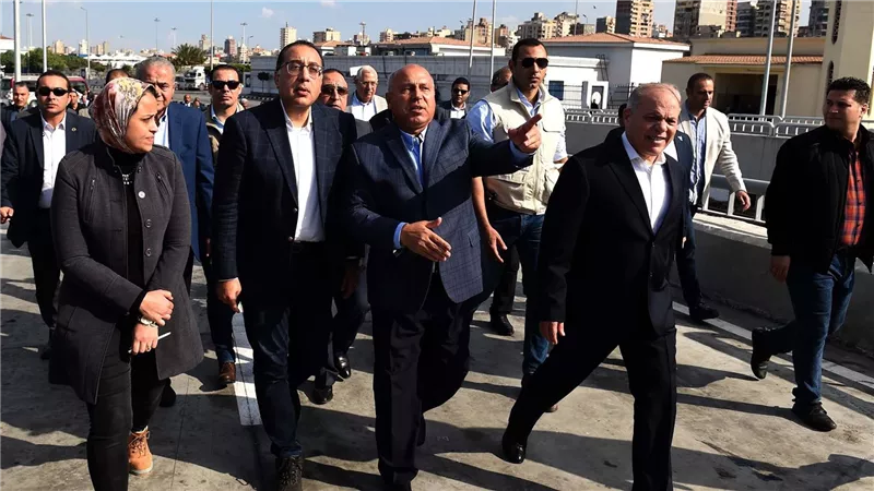 رئيس الوزراء ييتفقد مشروع إنشاء كباري فوق أهوسة المالح 