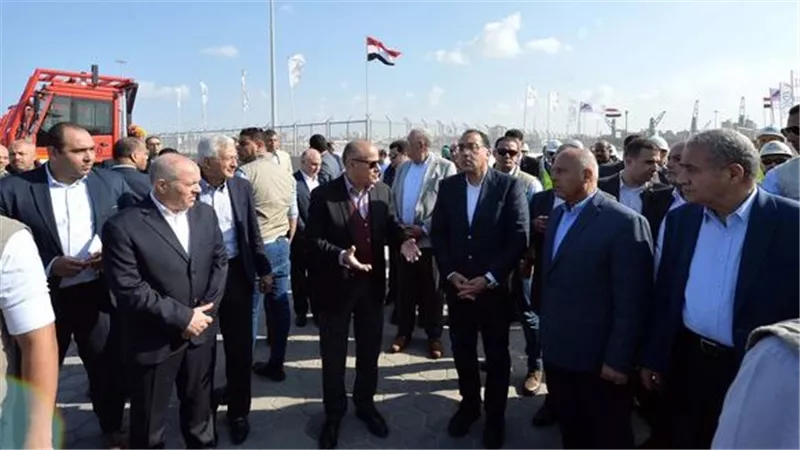 رئيس الوزراء يتفقد محطة 