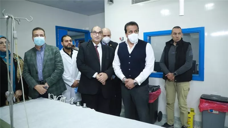 وزير الصحة يتفقد مستشفى الطوارئ داخل شبين الكوم التعليمي 