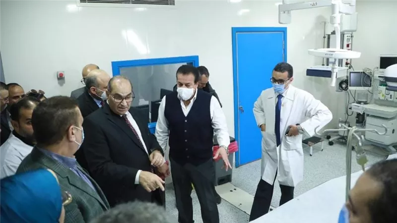 وزير الصحة يتفقد مستشفى الطوارئ داخل شبين الكوم التعليمي