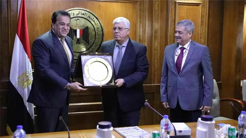 وزير التعليم العالي والبحث العلمي يرأس اجتماع مجلس المراكز والمعاهد والهيئات البحثية 