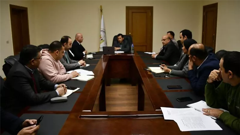 وزير الرياضة يجتمع مع قيادات الوزارة لمتابعة آليات تنفيذ تكليفات الرئيس باحتفالية 