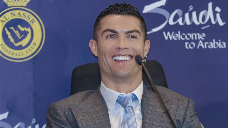 رونالدو خلال مؤتمر تقديمه: العقد كان فريد لأنني لاعب فريد من نوعه
