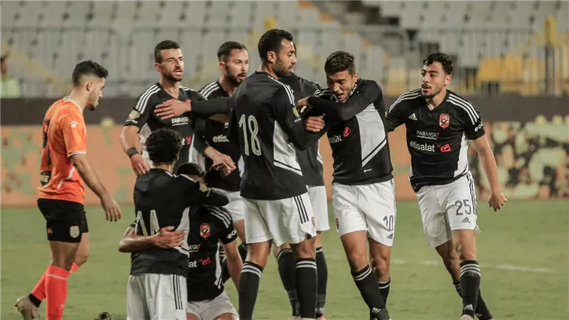 الجبهة اليمنى فى امان .. بديل أكرم توفيق يجتاز الكشف الطبي في الأهلي