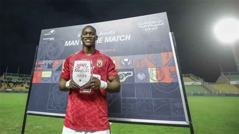 نسر مالي .. أليو ديانج أفضل لاعب في مباراة الأهلي وإنبي