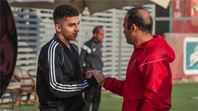 انعدام الرؤية بأحد عينيه .. نقل أحمد نبيل 