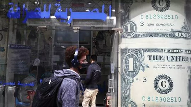 الدولار بـ 27 جنية.. مصير العملة الصعبة في مصر