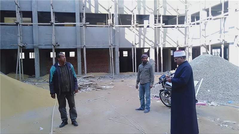   رئيس المنطقة الأزهرية بالسويس يتابع بناء المعاهد الجديدة