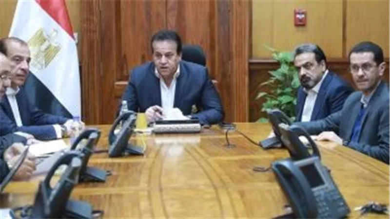 وزير الصحة يرأس غرفة الأزمات والطوارئ لمتابعة تأمين احتفالات أعياد الميلاد