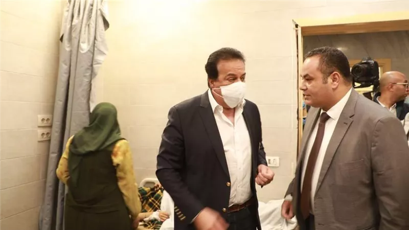 وزير الصحة يتفقد مستشفيي المنيرة العام وأحمد ماهر التعليمي   