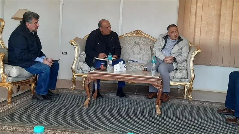 وزير قطاع الأعمال العام يبدأ زيارة إلى شركة جنوب الوادي ويلتقي محافظ أسوان 