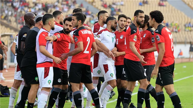 أستون فيلا يستهدف التعاقد مع نجم وسط منتخب مصر